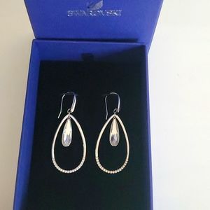 Lisanne Swarovski earrings. In silver tone. 6.5 cm